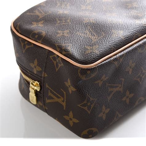 louis vuitton toiletry pouch damier|louis vuitton monogram toiletry bag.